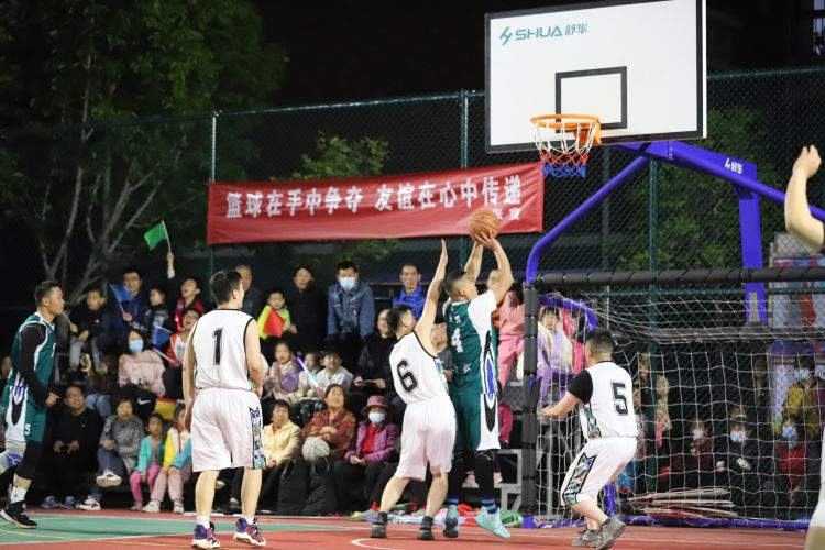 更是
